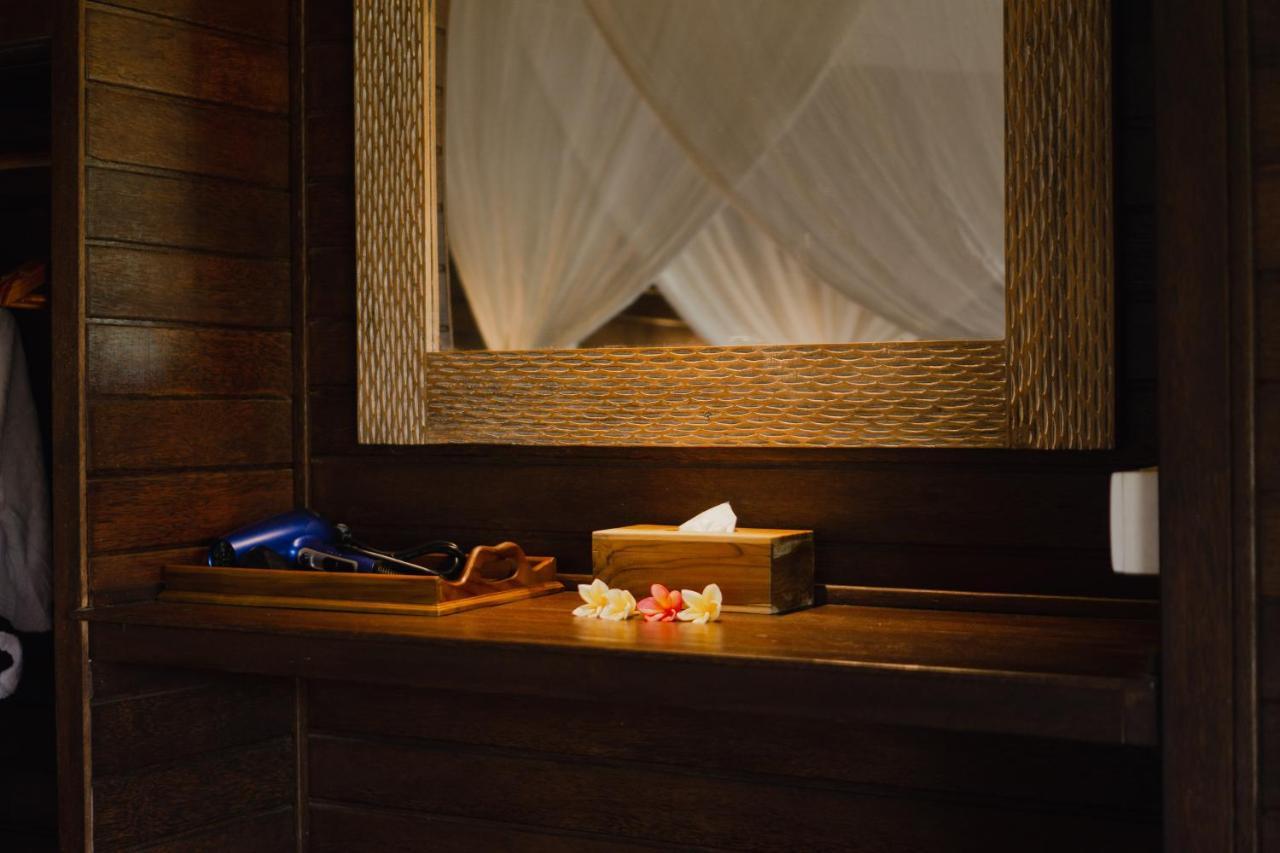 Sunset Star Huts Hotel Lembongan Exterior photo