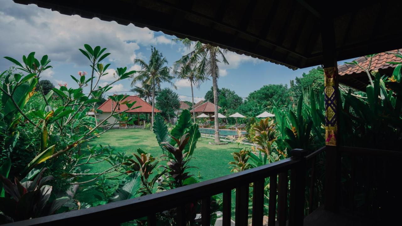 Sunset Star Huts Hotel Lembongan Exterior photo