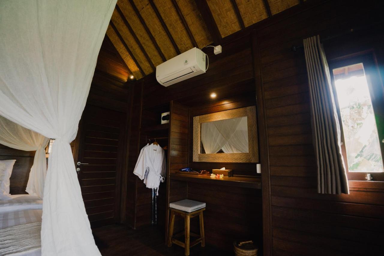 Sunset Star Huts Hotel Lembongan Exterior photo