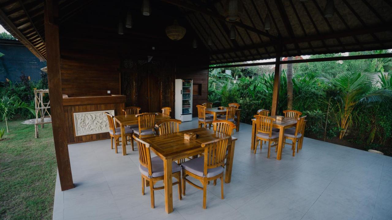 Sunset Star Huts Hotel Lembongan Exterior photo