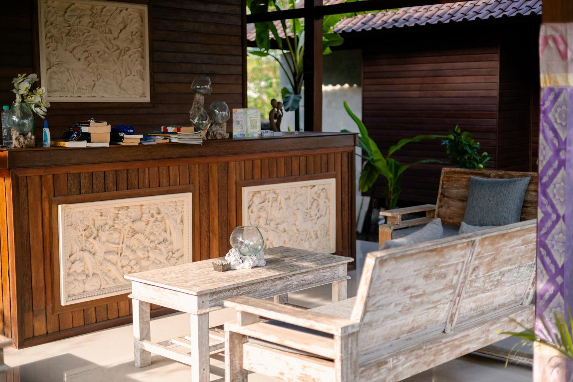 Sunset Star Huts Hotel Lembongan Exterior photo