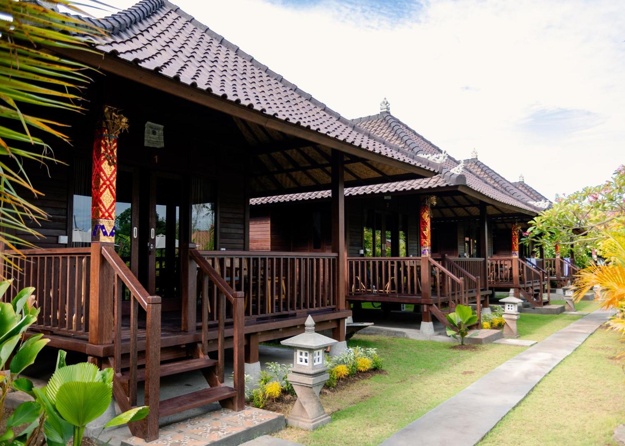 Sunset Star Huts Hotel Lembongan Exterior photo