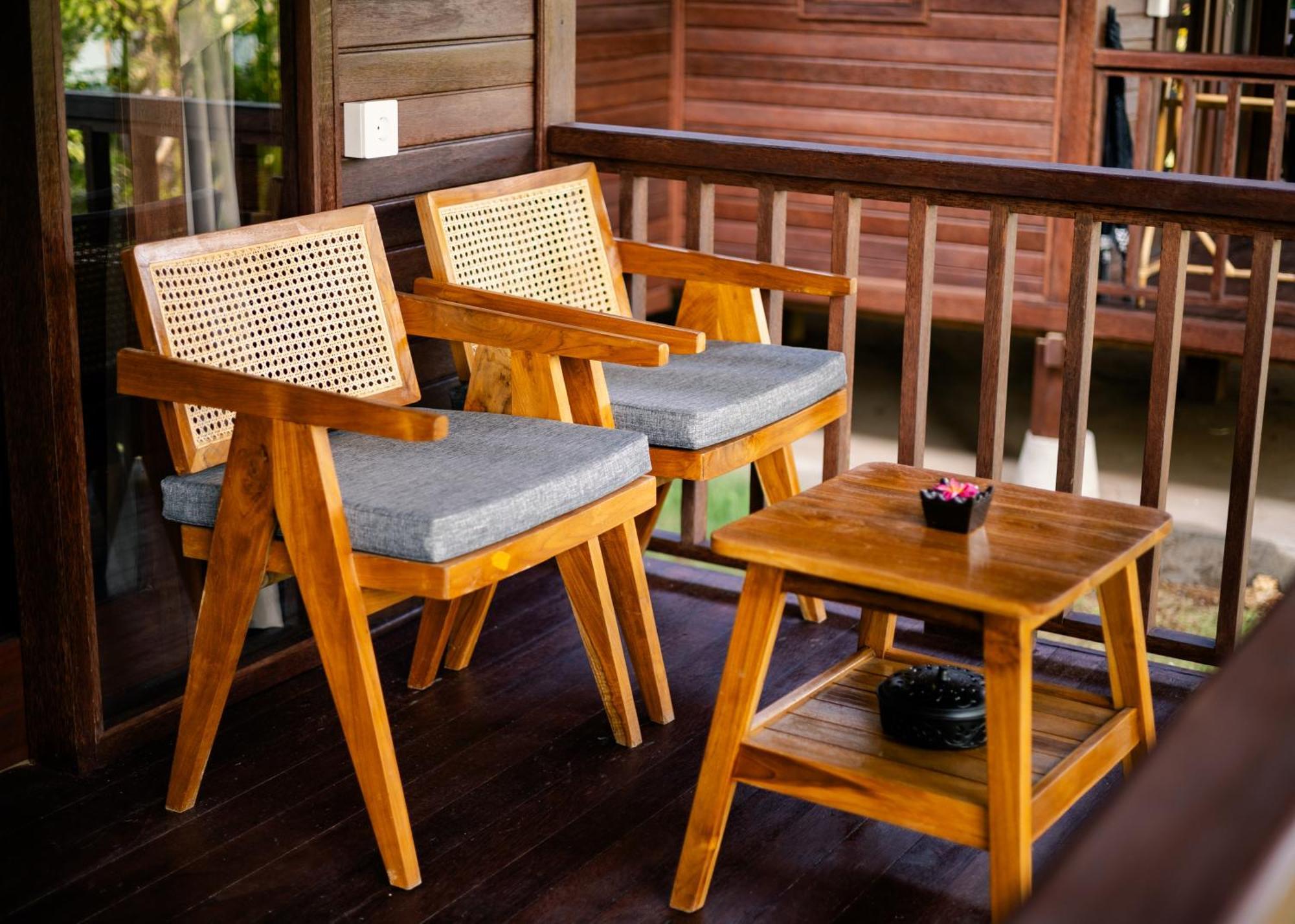 Sunset Star Huts Hotel Lembongan Exterior photo