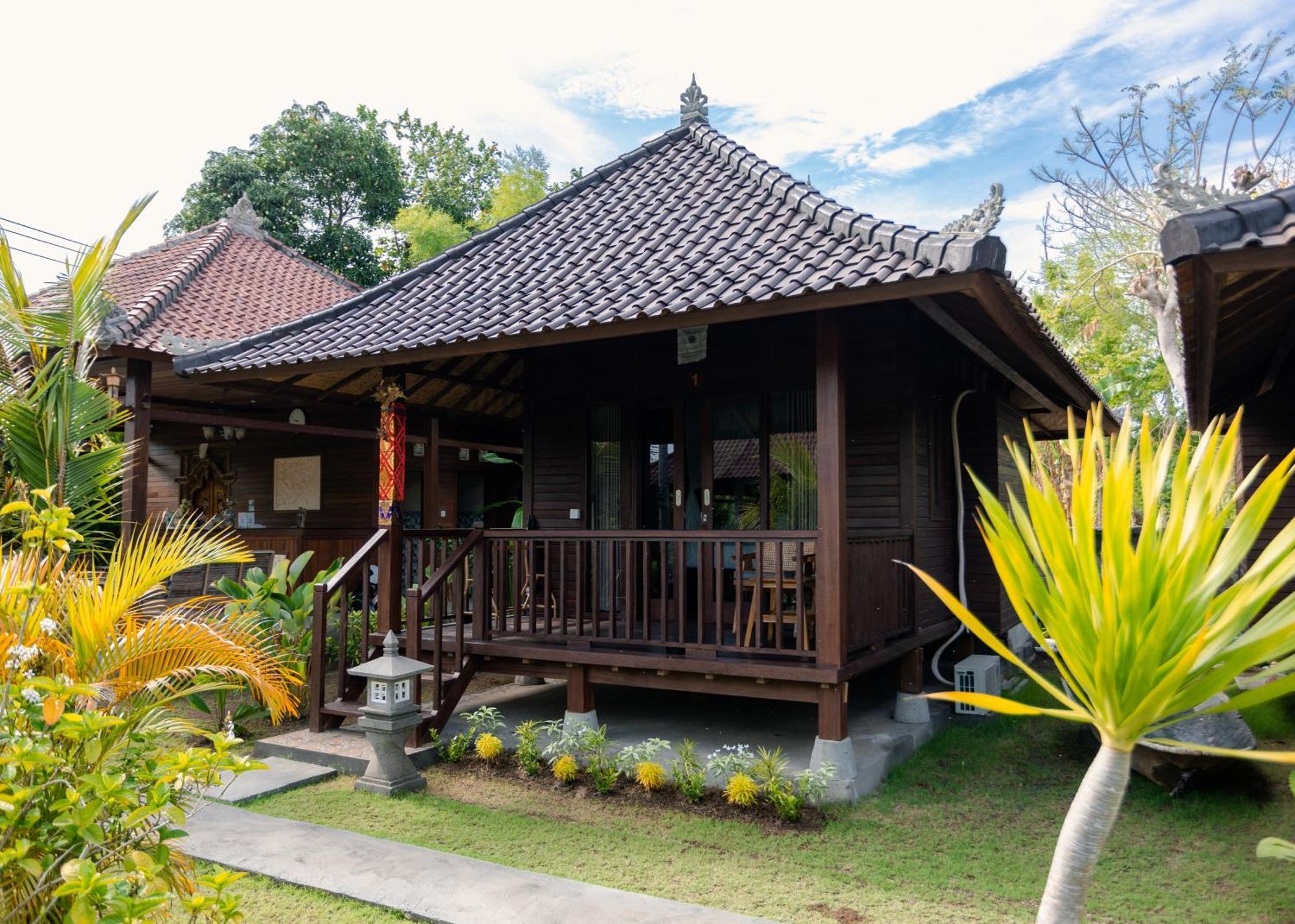 Sunset Star Huts Hotel Lembongan Exterior photo